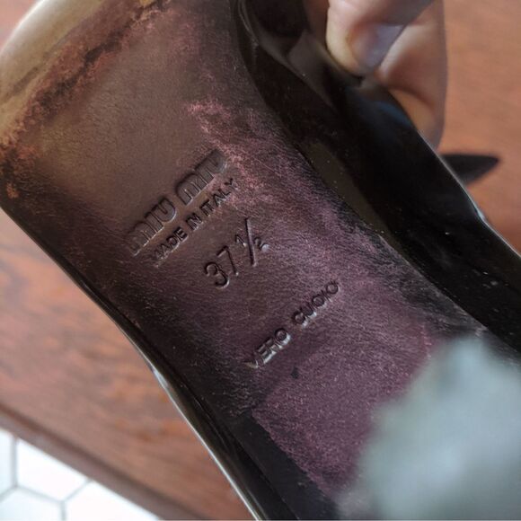 Miu Miu Black Patent Pump Heels - Picture 6 of 9